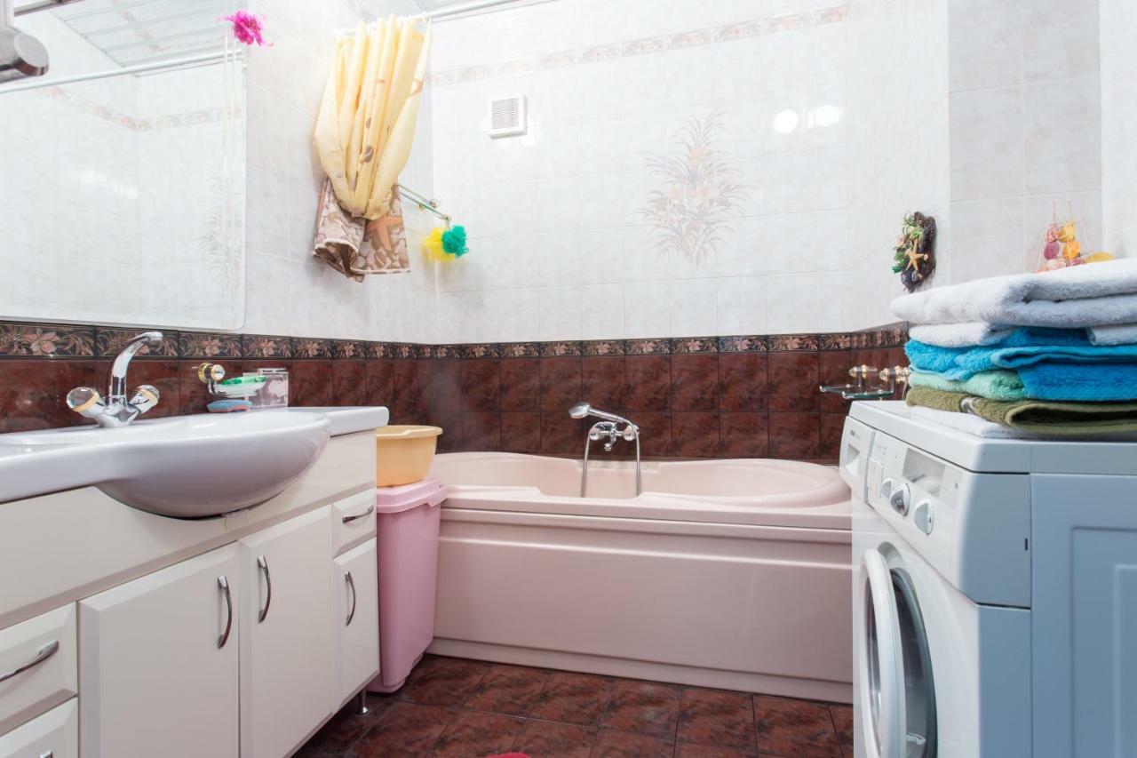 Apartment In The Center Of Charkiw Exterior foto