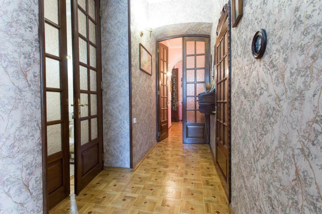 Apartment In The Center Of Charkiw Exterior foto