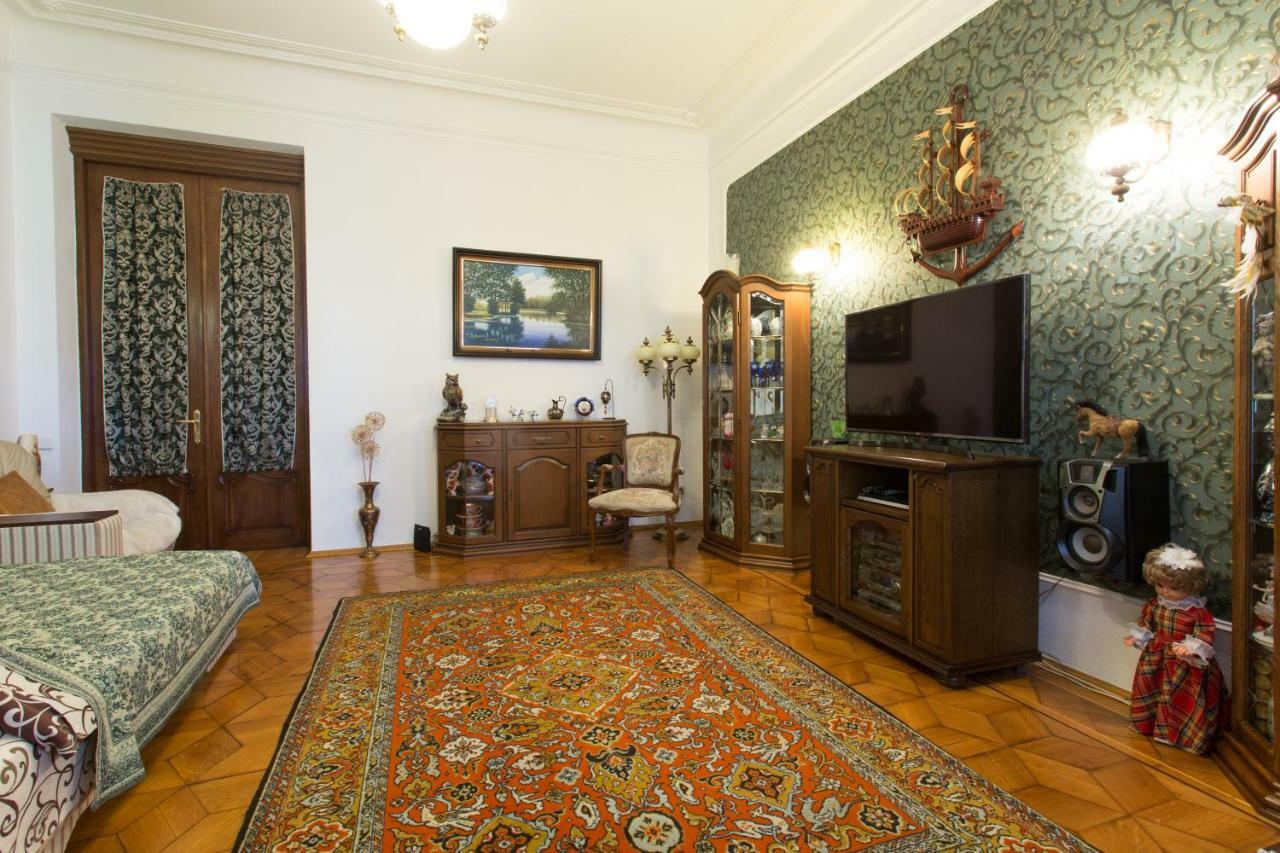 Apartment In The Center Of Charkiw Exterior foto
