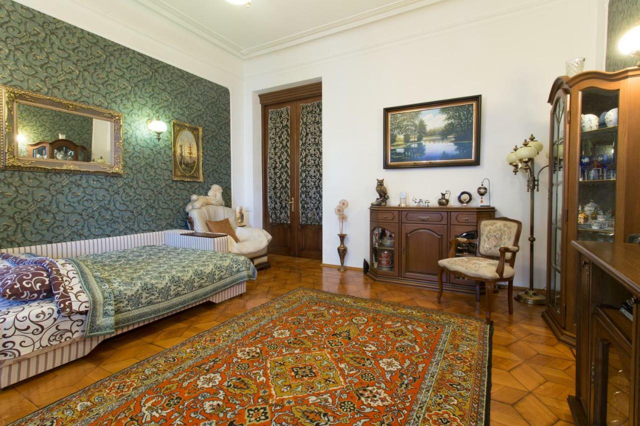 Apartment In The Center Of Charkiw Exterior foto